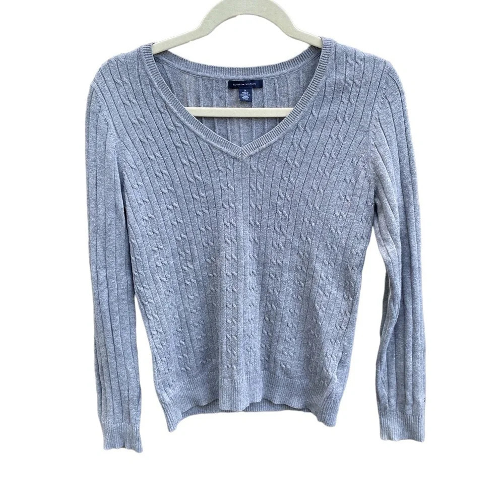 TOMMY HILFIGER CLASSIC GRAY CABLE KNIT V-NECK SWEATER